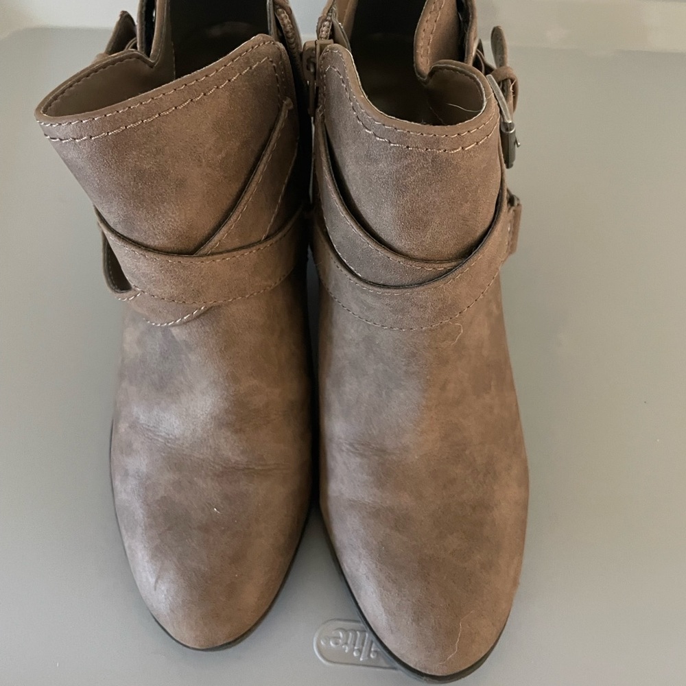 Indigo size 8 boots
